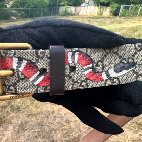 Gucci Belt Men’s Double Gs Snake Embellishment with Gold hardware with COA - Picture 10 of 12